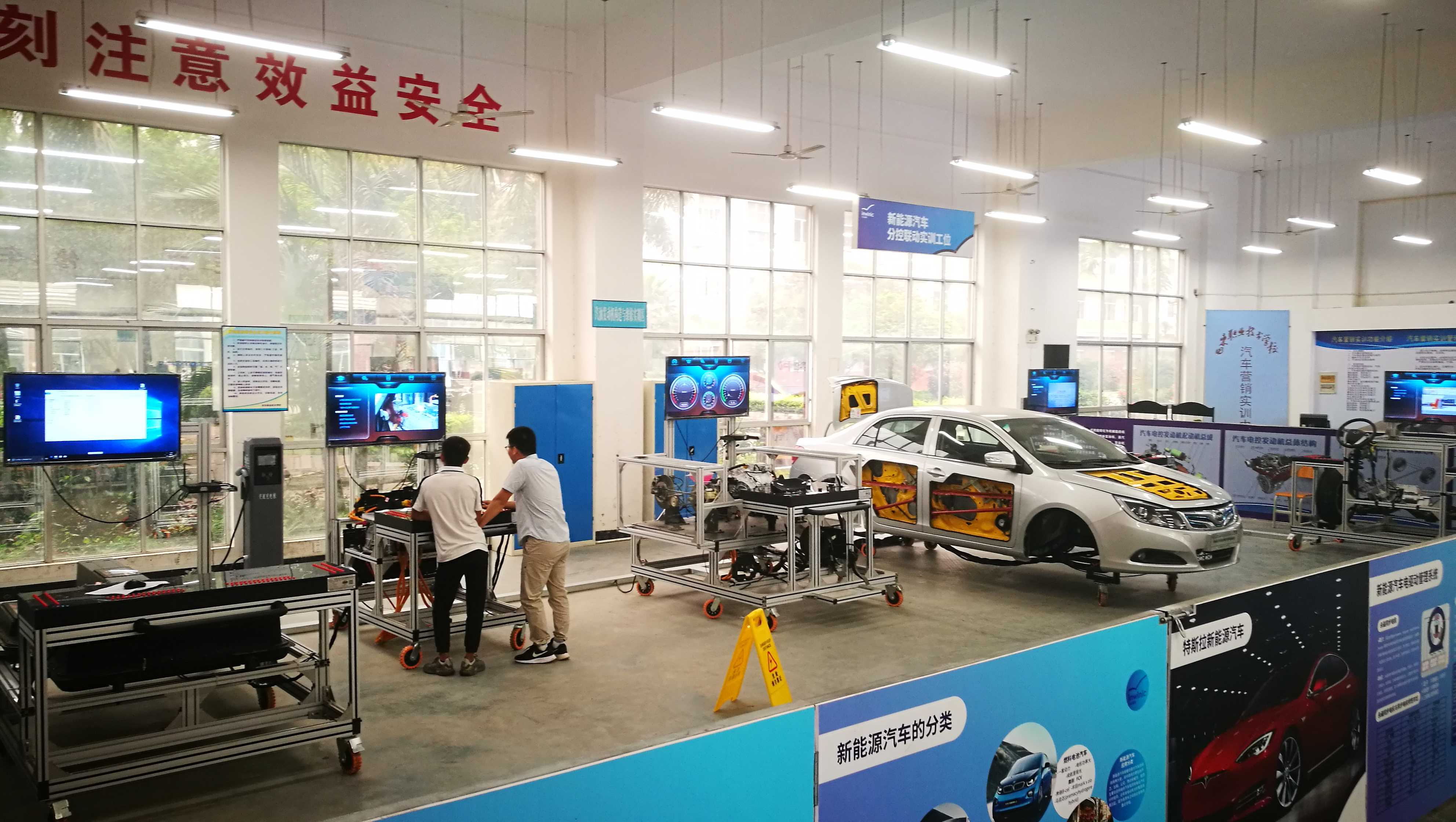 關于公布2023年全國職業(yè)院校技能大賽賽項比賽時間、承辦地、承辦校聯(lián)系方式的通知